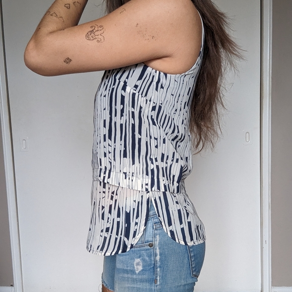 Banana flowy layered blouse - Picture 2 of 3